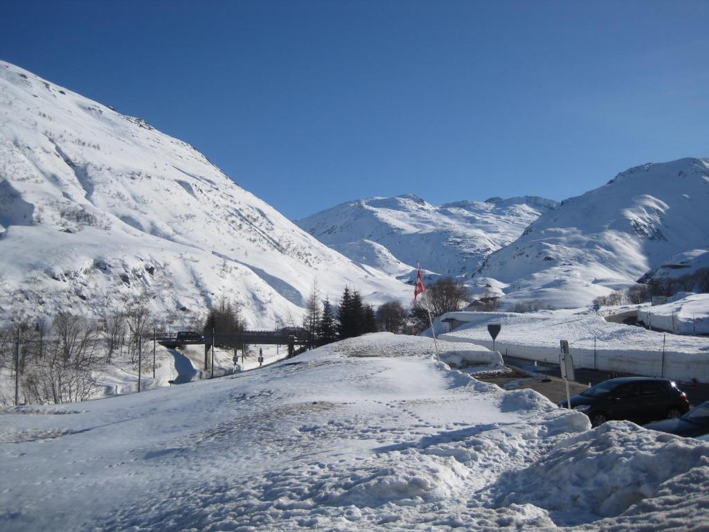 Hotel Des Alpes Realp Zewnętrze zdjęcie